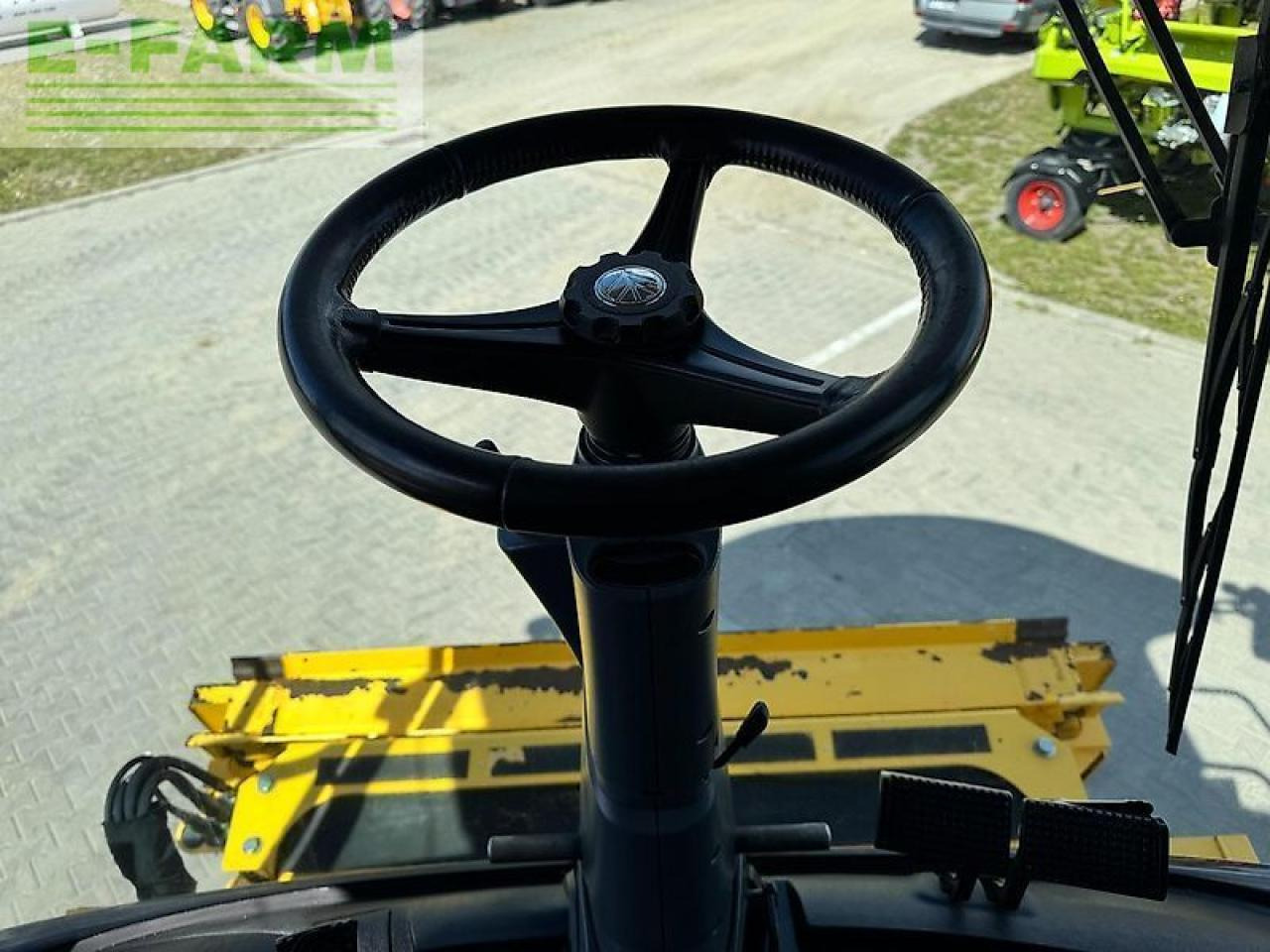 New Holland cr 9.80 - Sklízecí mlátička: obrázek 5 New Holland cr 9.80 - Sklízecí mlátička: obrázek 5