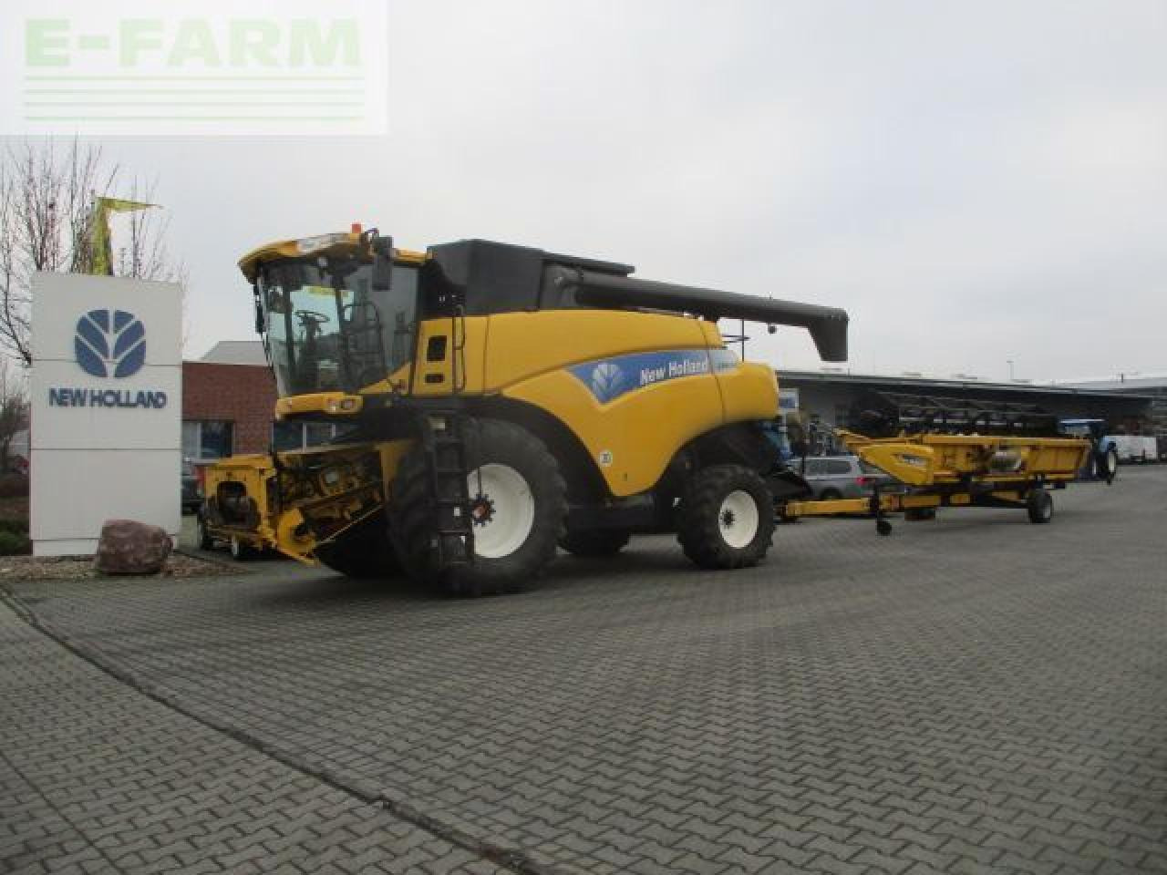 New Holland cr 9060 / cr9060 - Sklízecí mlátička: obrázek 1 New Holland cr 9060 / cr9060 - Sklízecí mlátička: obrázek 1