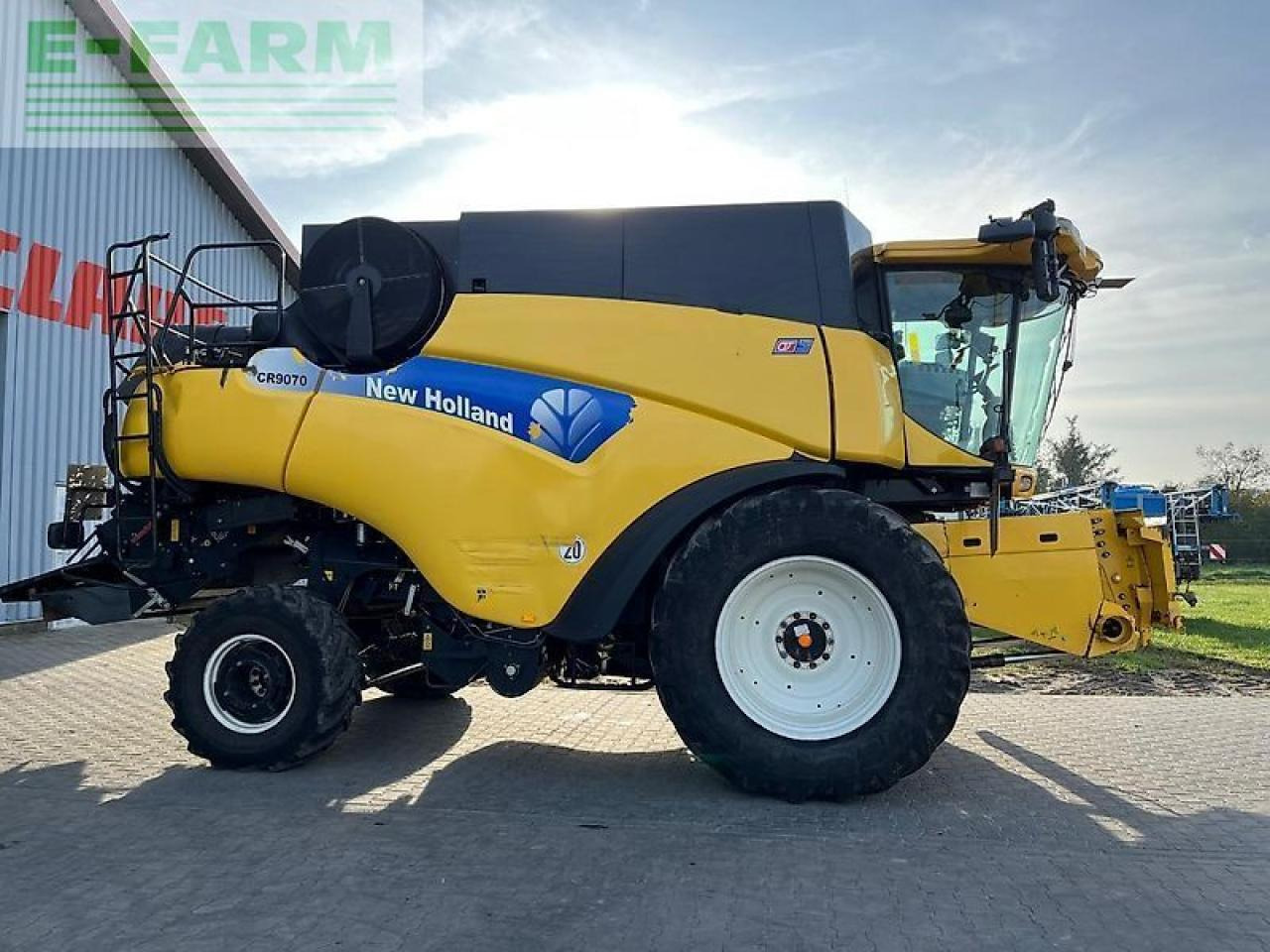 New Holland cr 9070 - Sklízecí mlátička: obrázek 4 New Holland cr 9070 - Sklízecí mlátička: obrázek 4