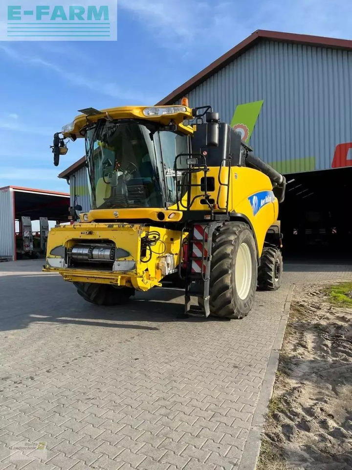 New Holland cr 9070 - Sklízecí mlátička: obrázek 1 New Holland cr 9070 - Sklízecí mlátička: obrázek 1
