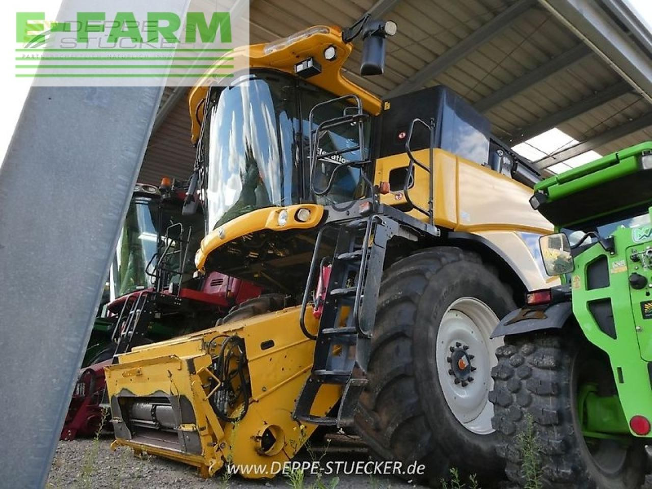 New Holland cr 9090 elevation - Sklízecí mlátička: obrázek 4 New Holland cr 9090 elevation - Sklízecí mlátička: obrázek 4