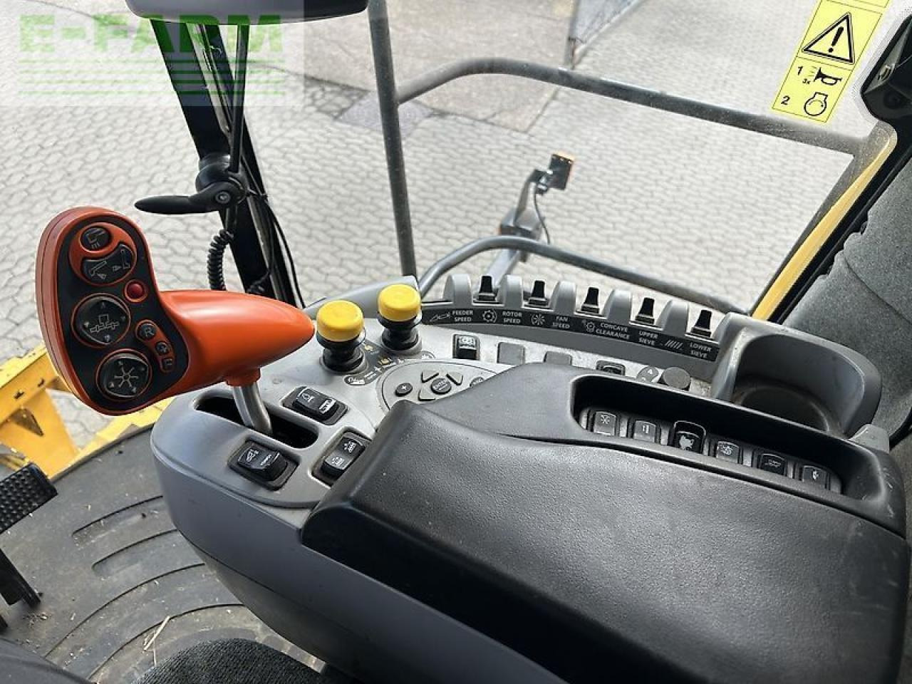 New Holland cr 980 - Sklízecí mlátička: obrázek 4 New Holland cr 980 - Sklízecí mlátička: obrázek 4