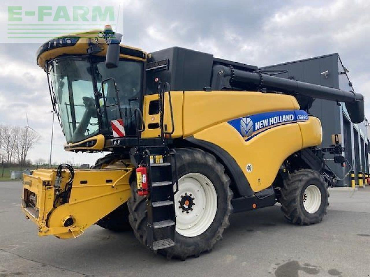 New Holland cr8.90 - Sklízecí mlátička: obrázek 1 New Holland cr8.90 - Sklízecí mlátička: obrázek 1
