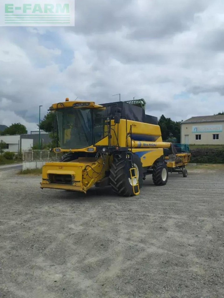 New Holland csx 7050 - Sklízecí mlátička: obrázek 1 New Holland csx 7050 - Sklízecí mlátička: obrázek 1