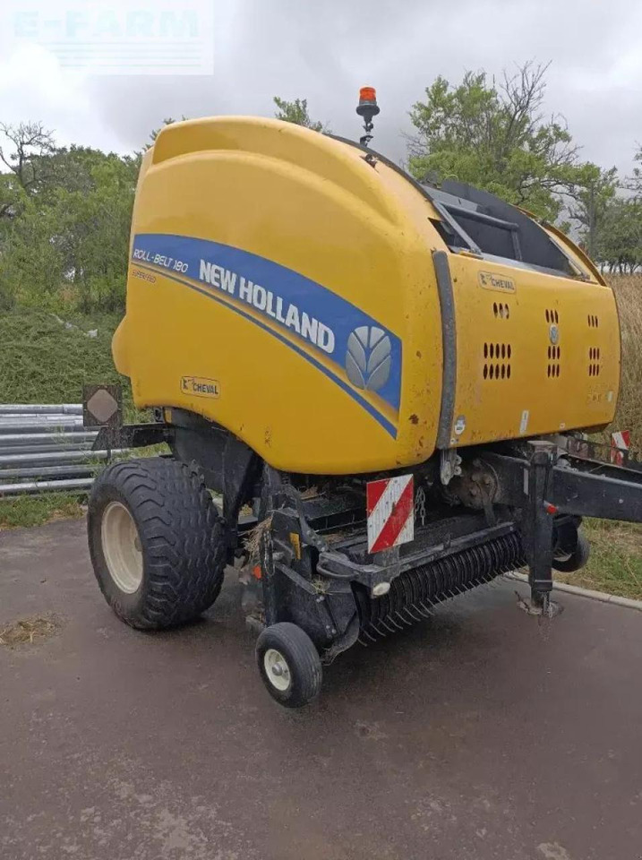 New Holland rolt belt 180 superfeed - Lis na hranaté balíky: obrázek 2 New Holland rolt belt 180 superfeed - Lis na hranaté balíky: obrázek 2