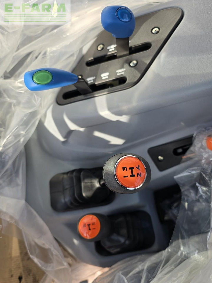 New Holland t4.55s stage v S - Traktor: obrázek 3 New Holland t4.55s stage v S - Traktor: obrázek 3