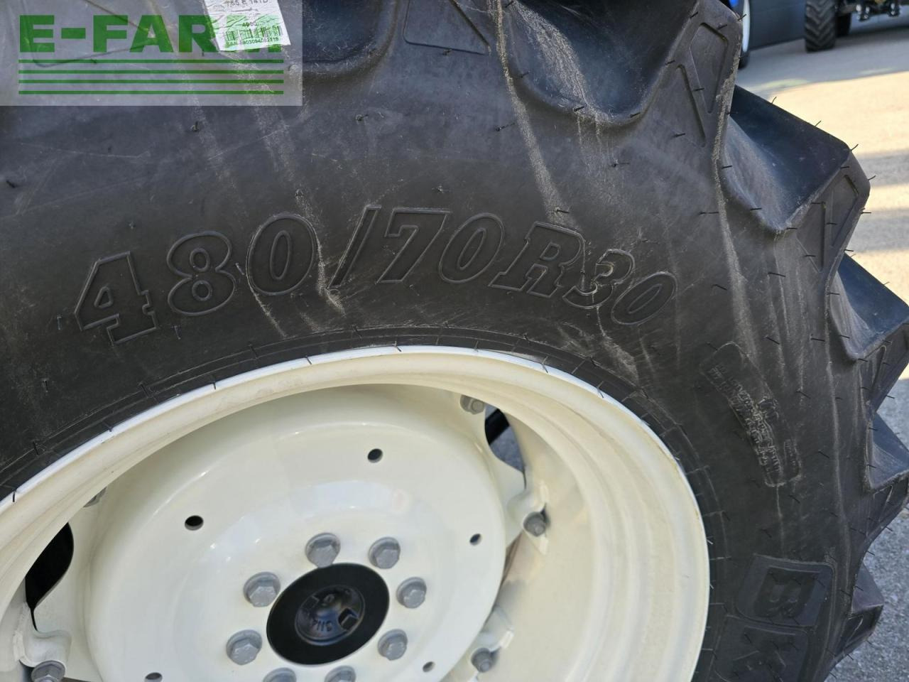 New Holland t4.75 stage v - Traktor: obrázek 5 New Holland t4.75 stage v - Traktor: obrázek 5