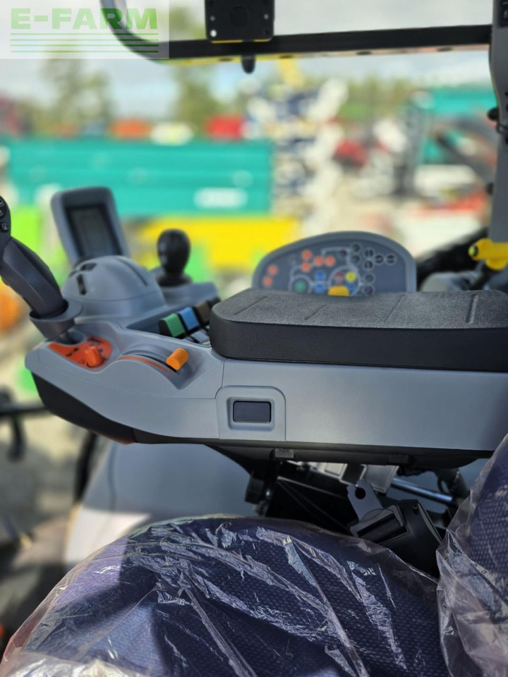 New Holland t5.110 dynamic command (stage v) - Traktor: obrázek 3 New Holland t5.110 dynamic command (stage v) - Traktor: obrázek 3