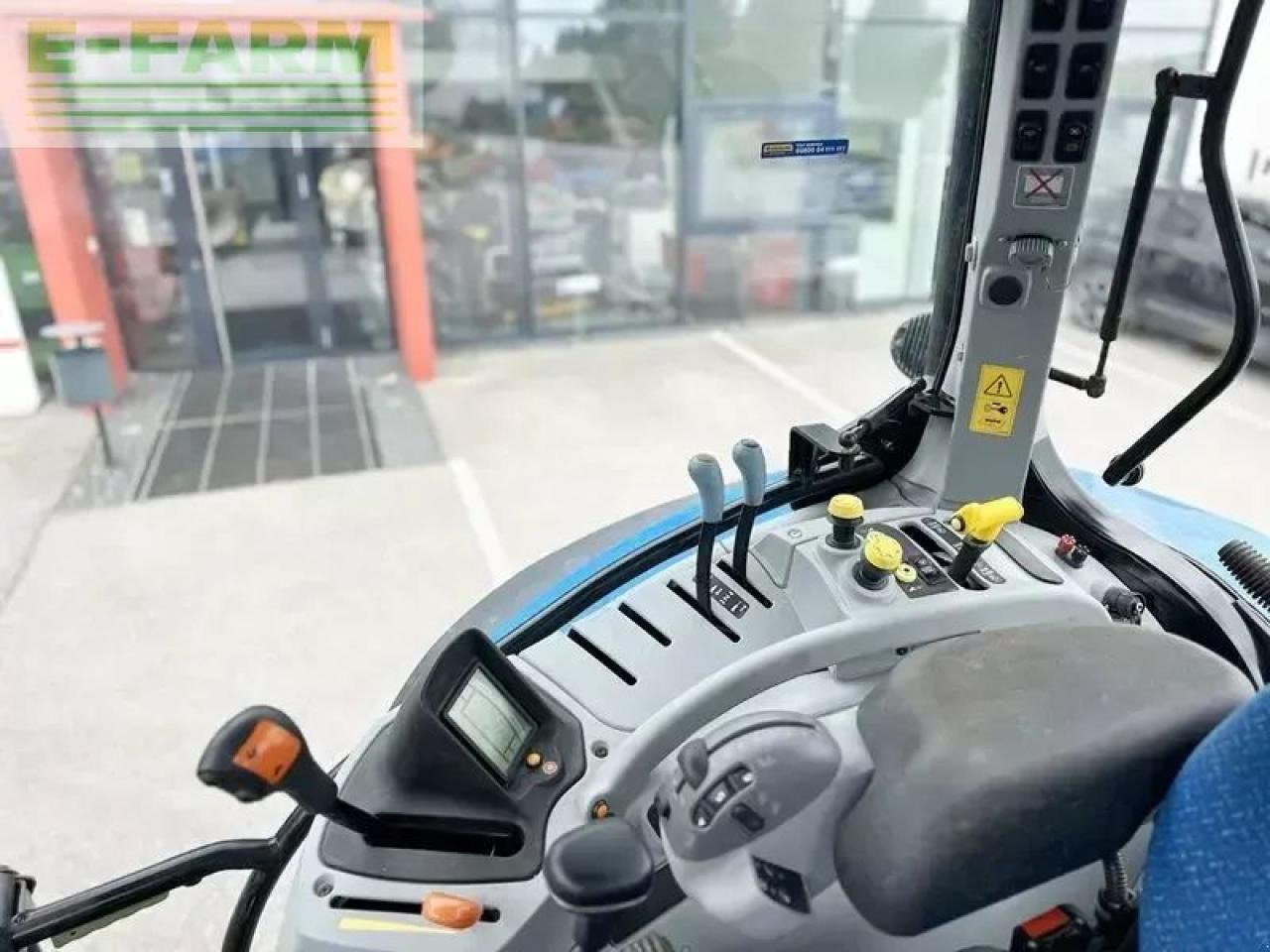 Traktor New Holland t6.120: obrázek 7