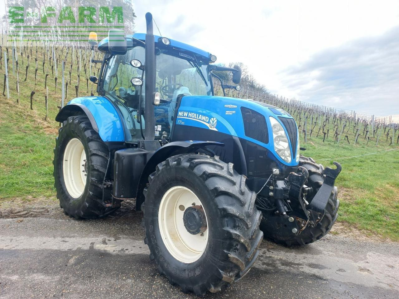 New Holland t7.185 auto command - Traktor: obrázek 3 New Holland t7.185 auto command - Traktor: obrázek 3