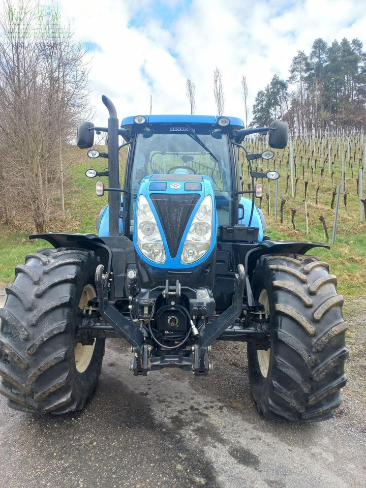New Holland t7.185 auto command - Traktor: obrázek 2 New Holland t7.185 auto command - Traktor: obrázek 2