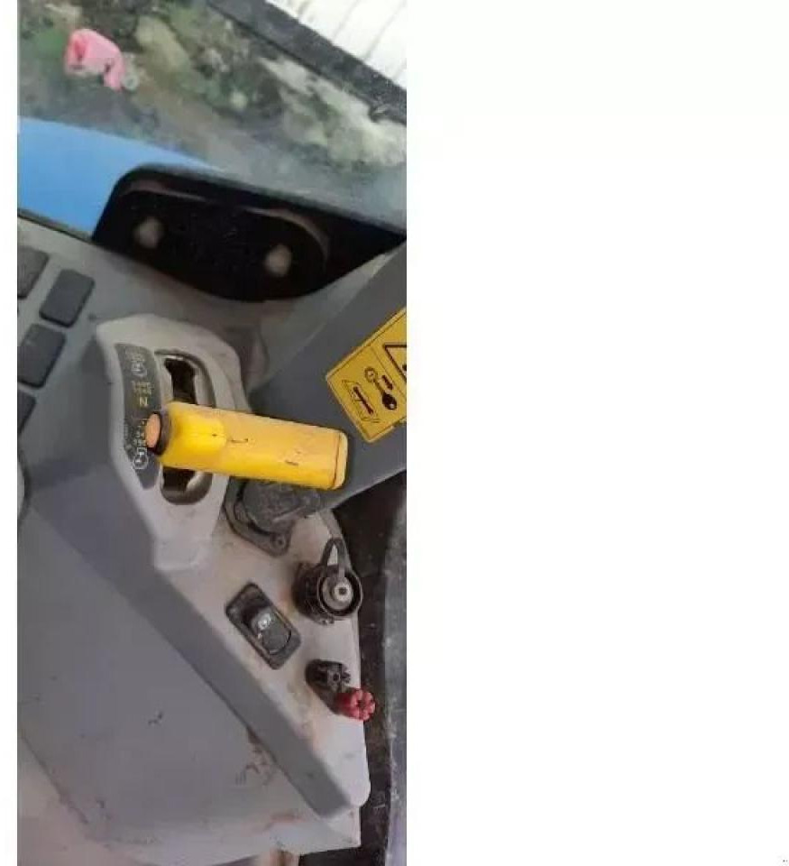 New Holland t7-210pc-sw - Traktor: obrázek 3 New Holland t7-210pc-sw - Traktor: obrázek 3