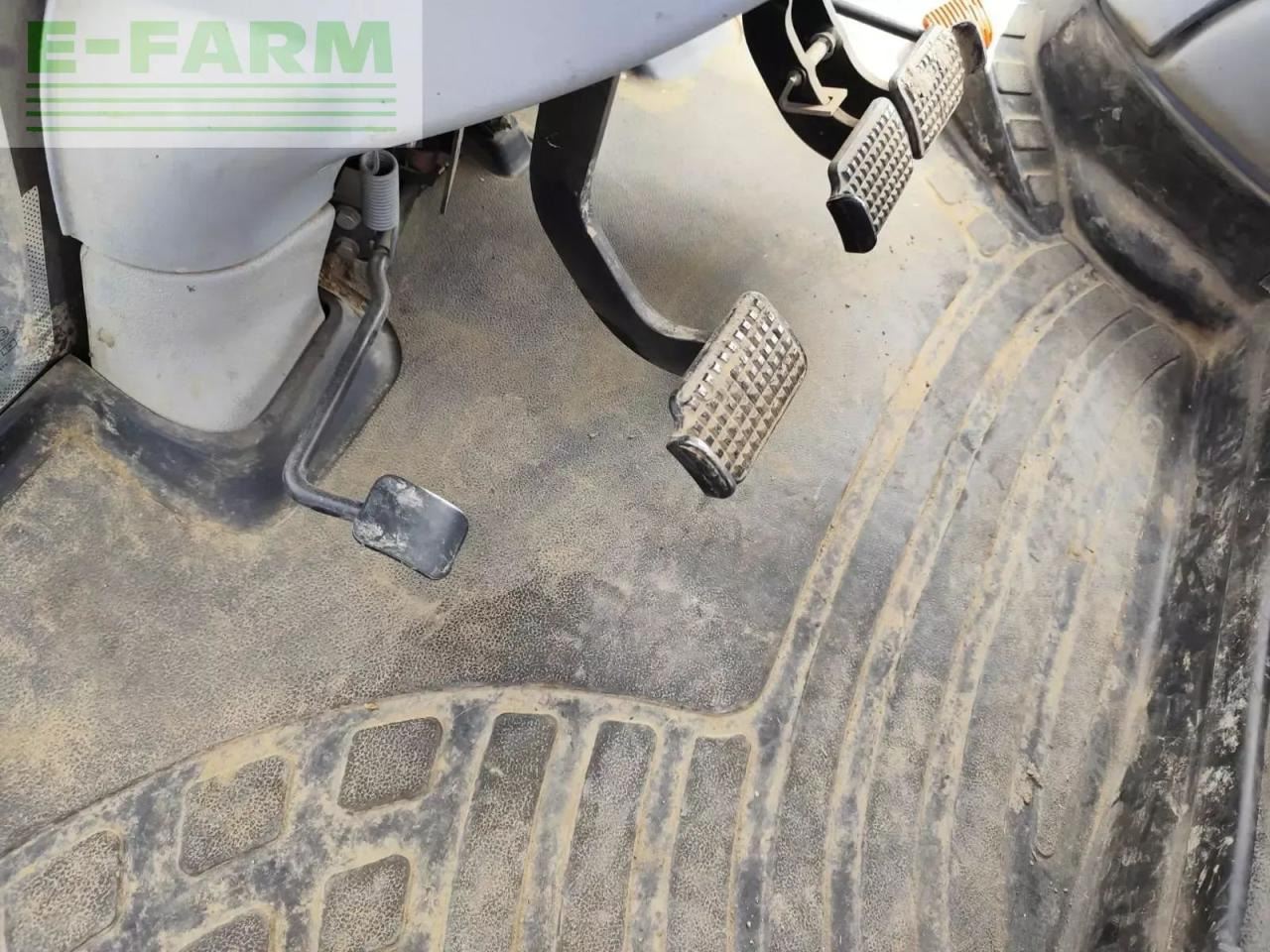 New Holland t7.250ac - Traktor: obrázek 5 New Holland t7.250ac - Traktor: obrázek 5