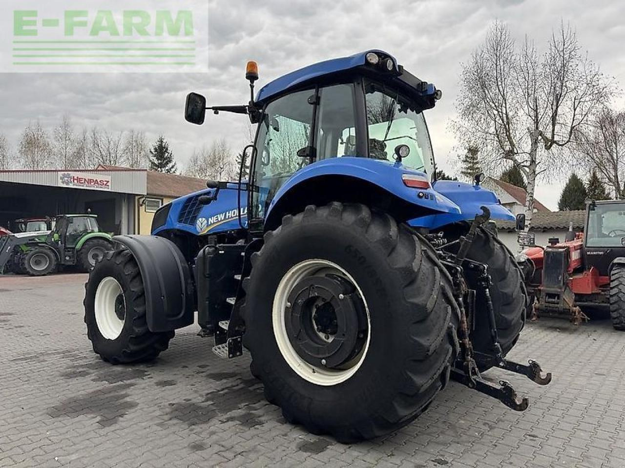 Traktor New Holland t8.330 ultra command: obrázek 8