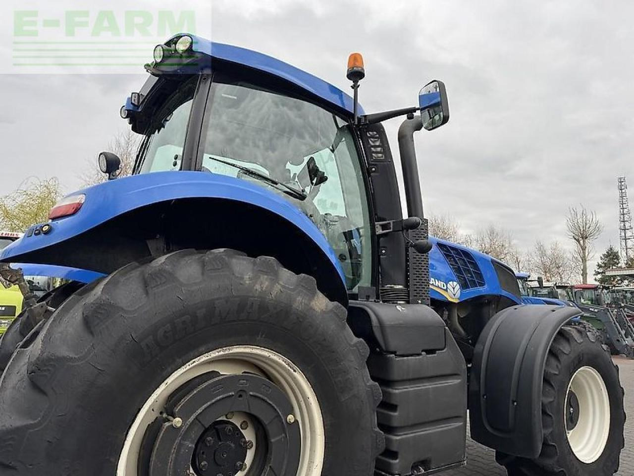 Traktor New Holland t8.330 ultra command: obrázek 23