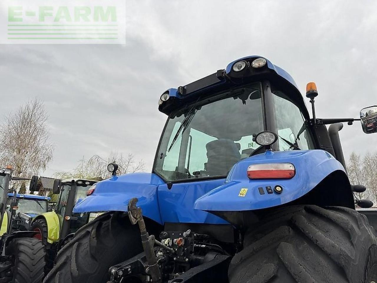 Traktor New Holland t8.330 ultra command: obrázek 24