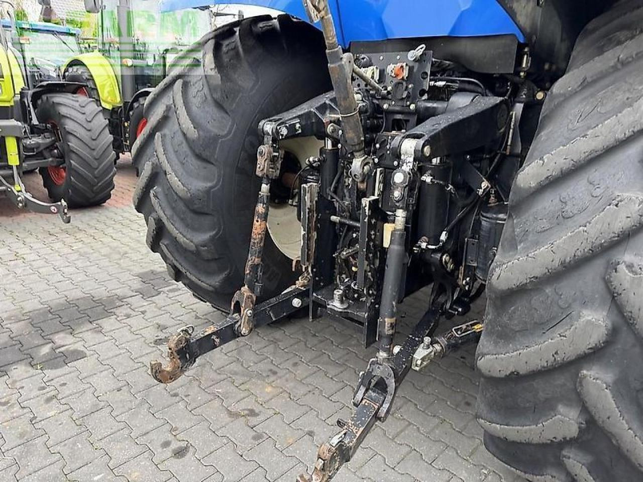 Traktor New Holland t8.330 ultra command: obrázek 25