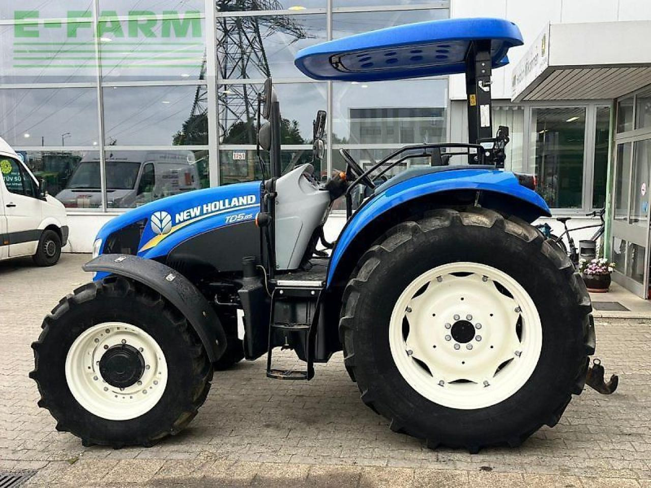 New Holland td 5.85 - Traktor: obrázek 3 New Holland td 5.85 - Traktor: obrázek 3
