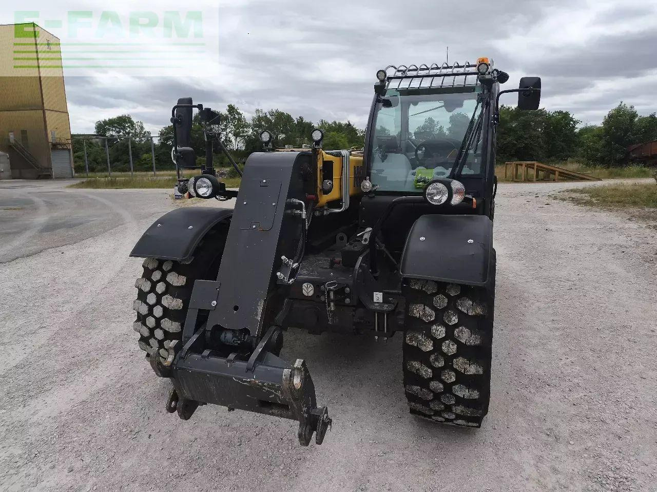 New Holland th 7.42 elite - Teleskopický manipulátor: obrázek 4 New Holland th 7.42 elite - Teleskopický manipulátor: obrázek 4