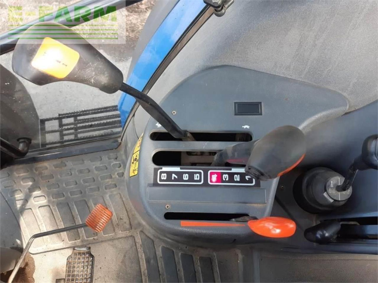 Traktor New Holland ts90: obrázek 12