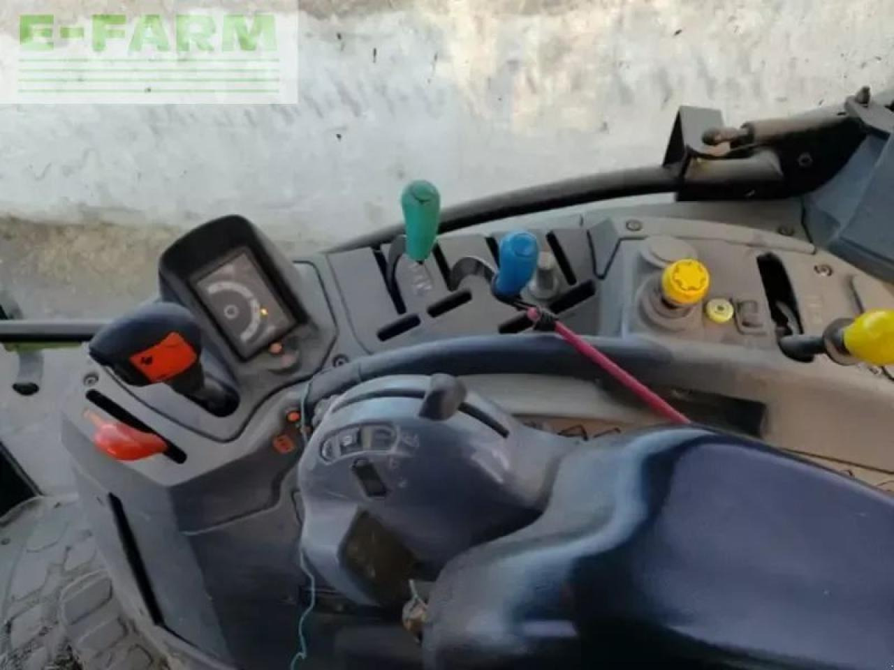 New Holland tsa 125 - Traktor: obrázek 4 New Holland tsa 125 - Traktor: obrázek 4