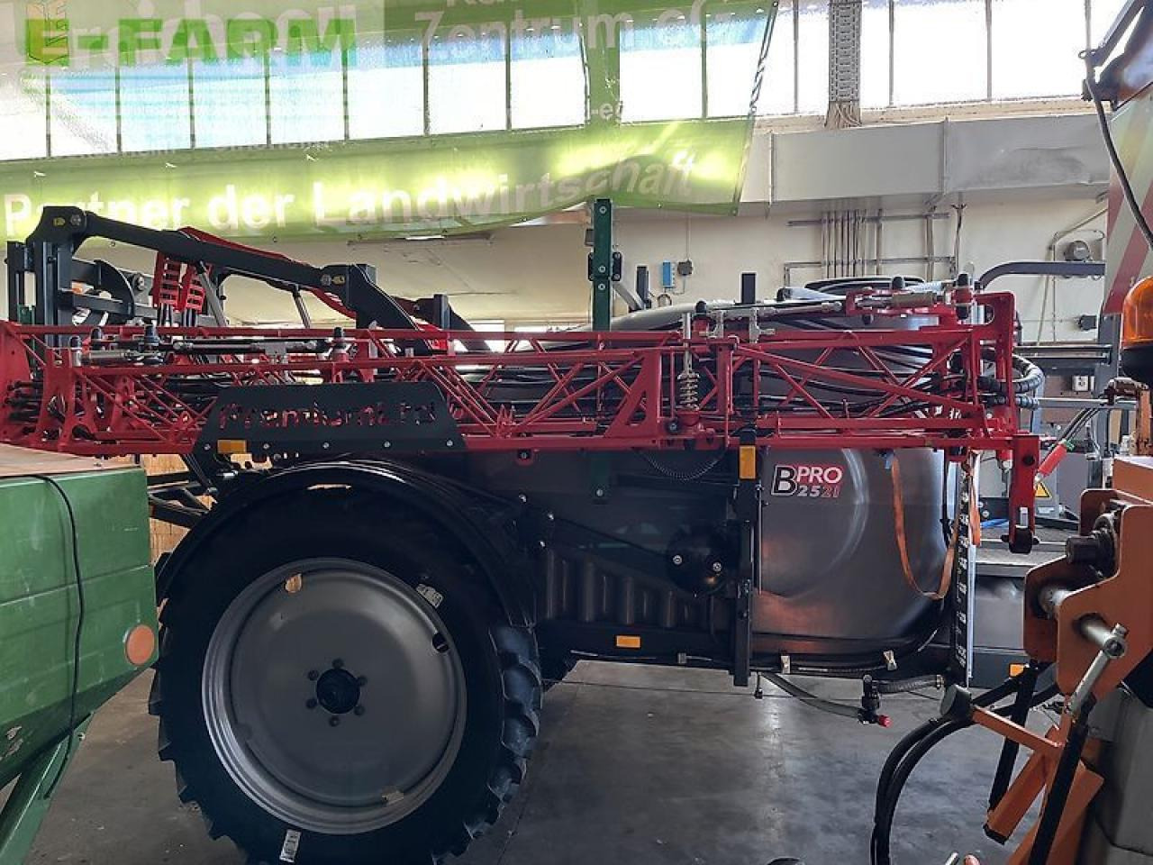 PremiumLTD 2521 b-pro - Tažený postřikovač: obrázek 1 PremiumLTD 2521 b-pro - Tažený postřikovač: obrázek 1