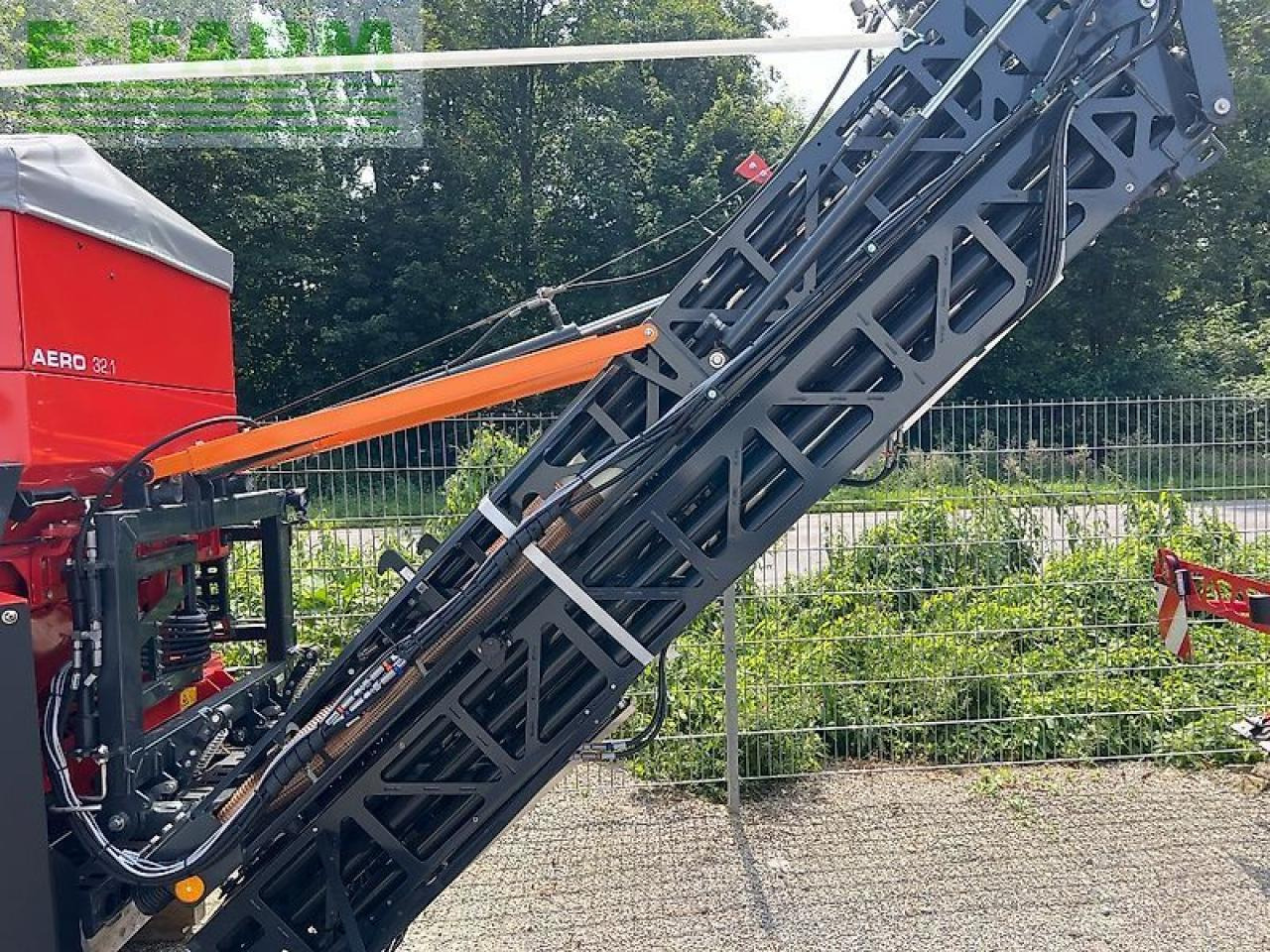 Rauch aero 32.1 - Rozmetadlo hnoje: obrázek 3 Rauch aero 32.1 - Rozmetadlo hnoje: obrázek 3