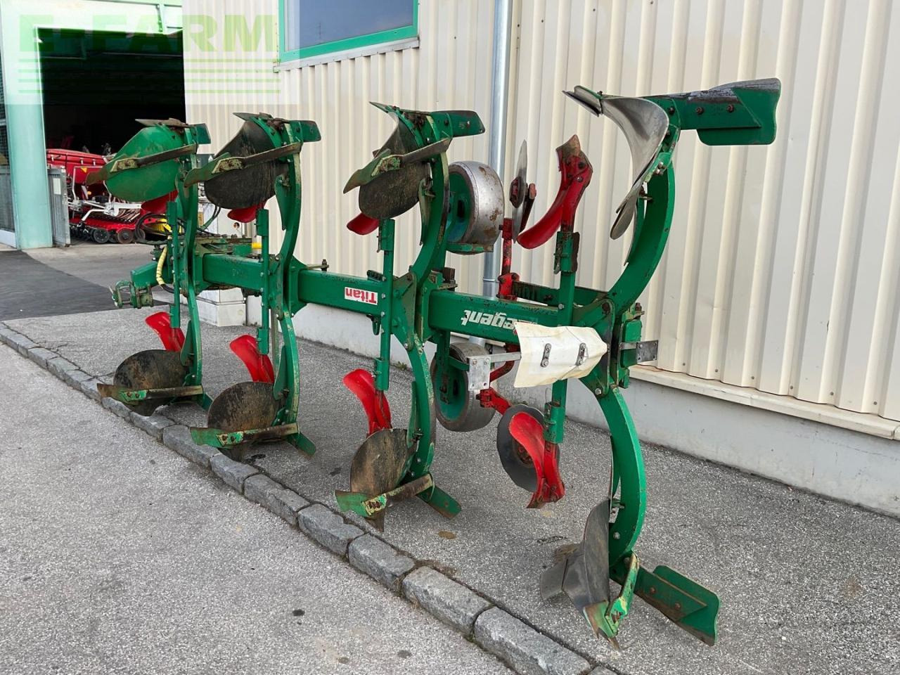 Regent Titan 170 SCX 4-sch. - Pluh: obrázek 4 Regent Titan 170 SCX 4-sch. - Pluh: obrázek 4