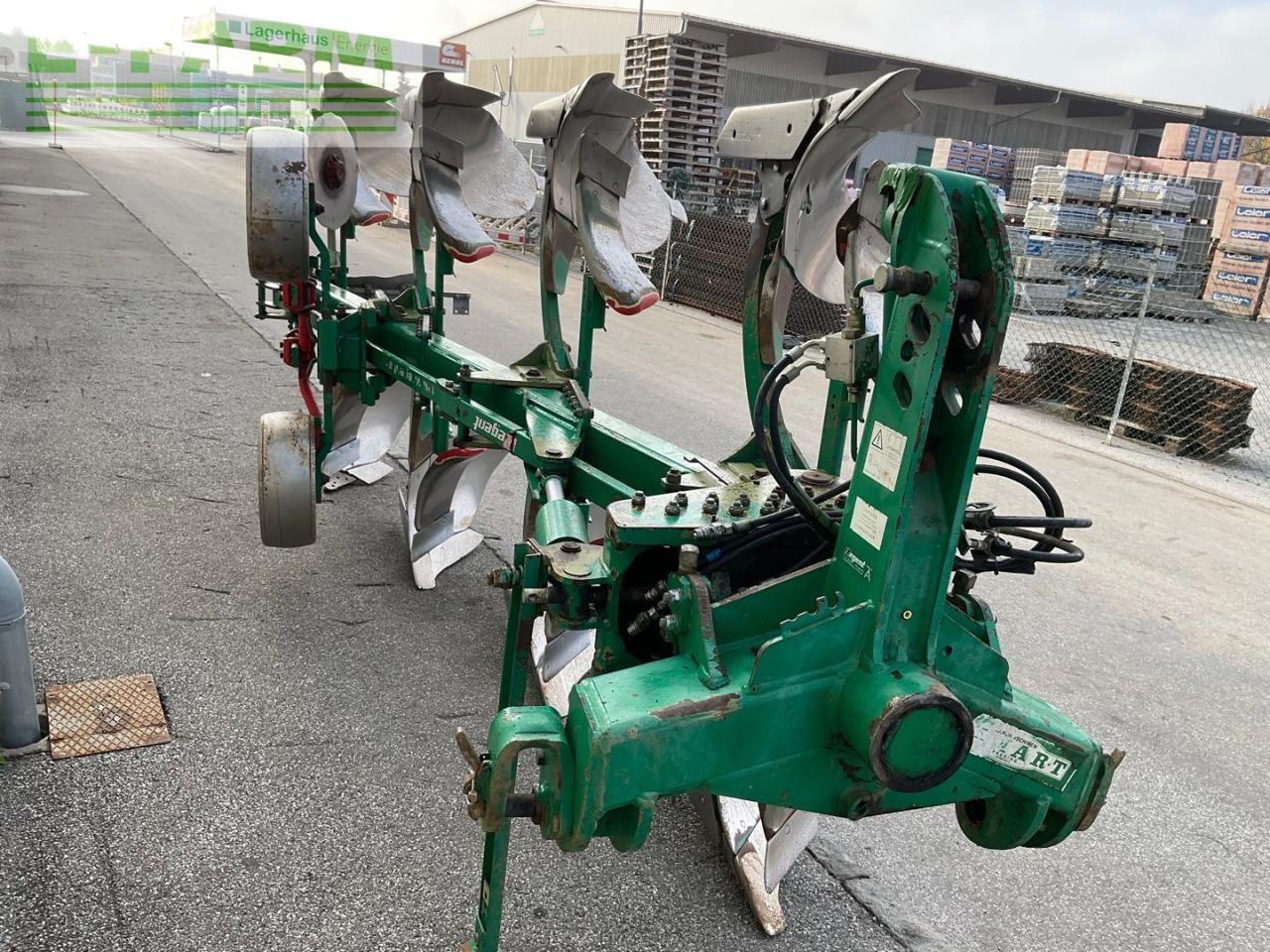 Regent Titan 170 SCX 4-sch. - Pluh: obrázek 3 Regent Titan 170 SCX 4-sch. - Pluh: obrázek 3