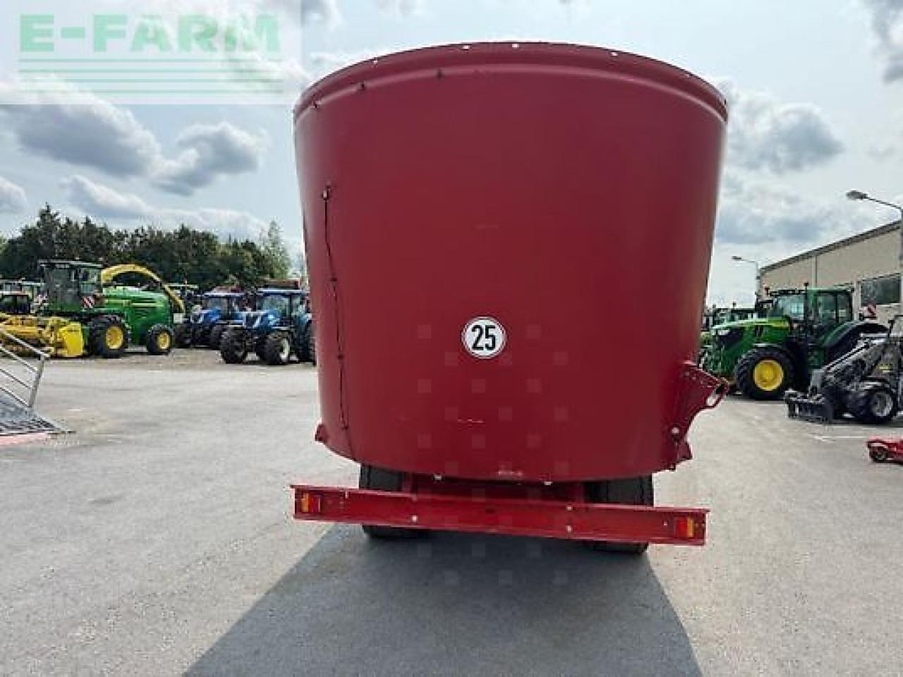 Strautmann vertimix 2401 - Zařízení pro chov skotu: obrázek 3 Strautmann vertimix 2401 - Zařízení pro chov skotu: obrázek 3