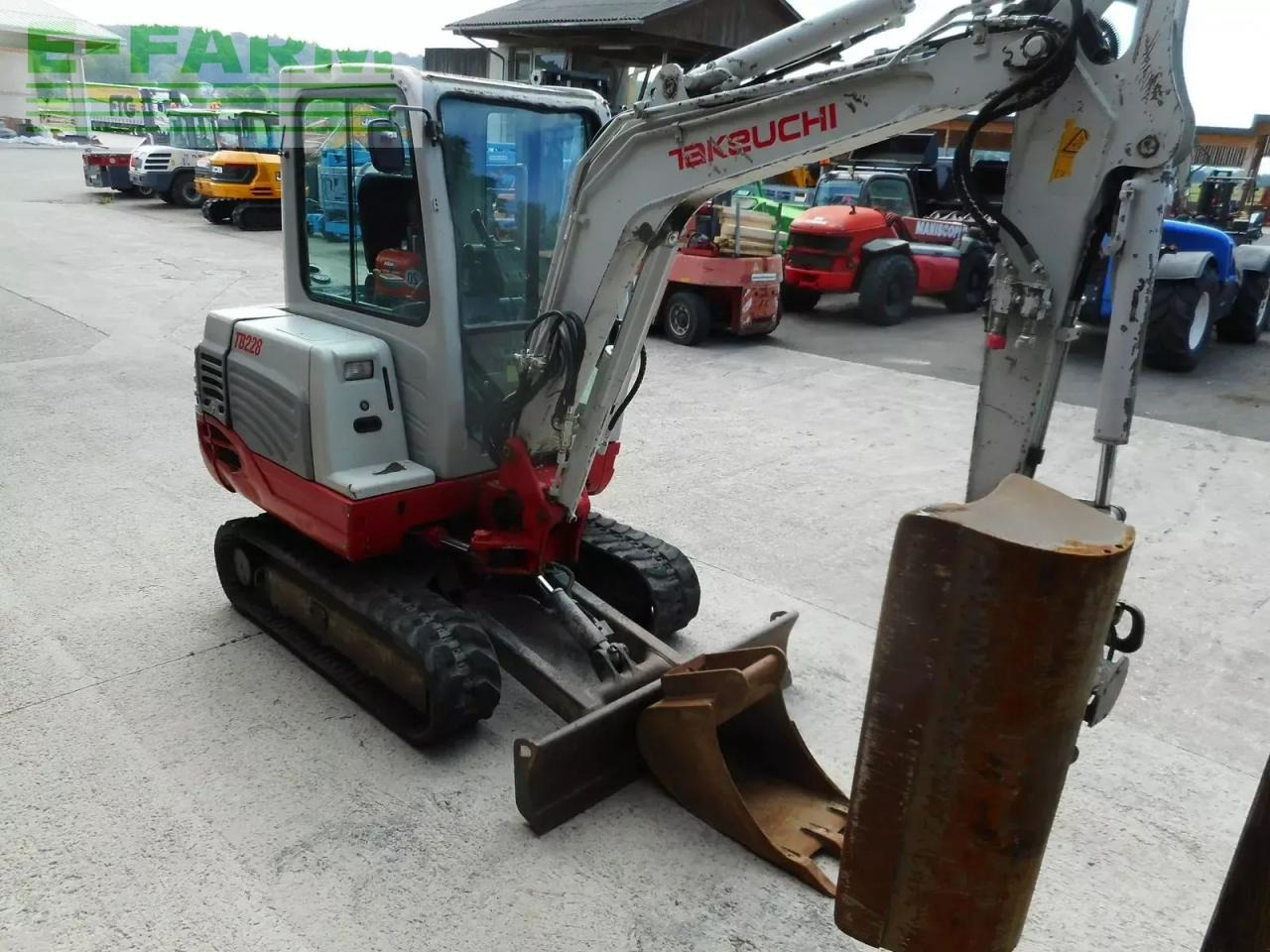 Takeuchi tb 228 ( 2.810kg ) powertilt - Mini rýpadlo: obrázek 5 Takeuchi tb 228 ( 2.810kg ) powertilt - Mini rýpadlo: obrázek 5