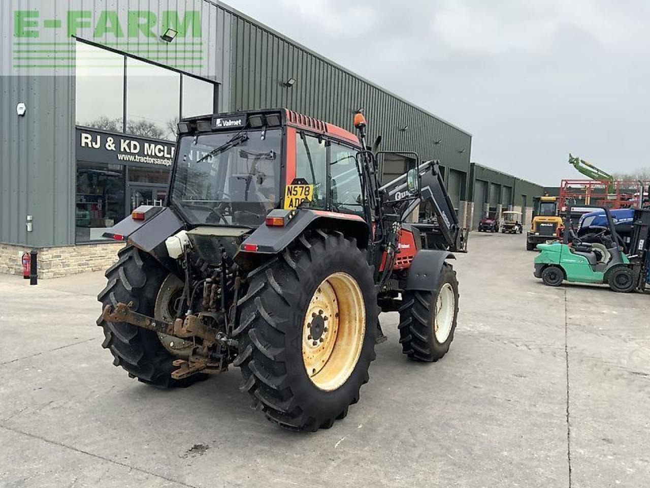 Valmet 8100 twin track reverse drive tractor - Traktor: obrázek 3 Valmet 8100 twin track reverse drive tractor - Traktor: obrázek 3