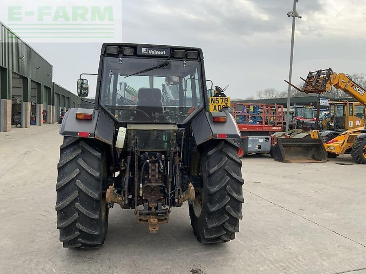Valmet 8100 twin track reverse drive tractor - Traktor: obrázek 4 Valmet 8100 twin track reverse drive tractor - Traktor: obrázek 4