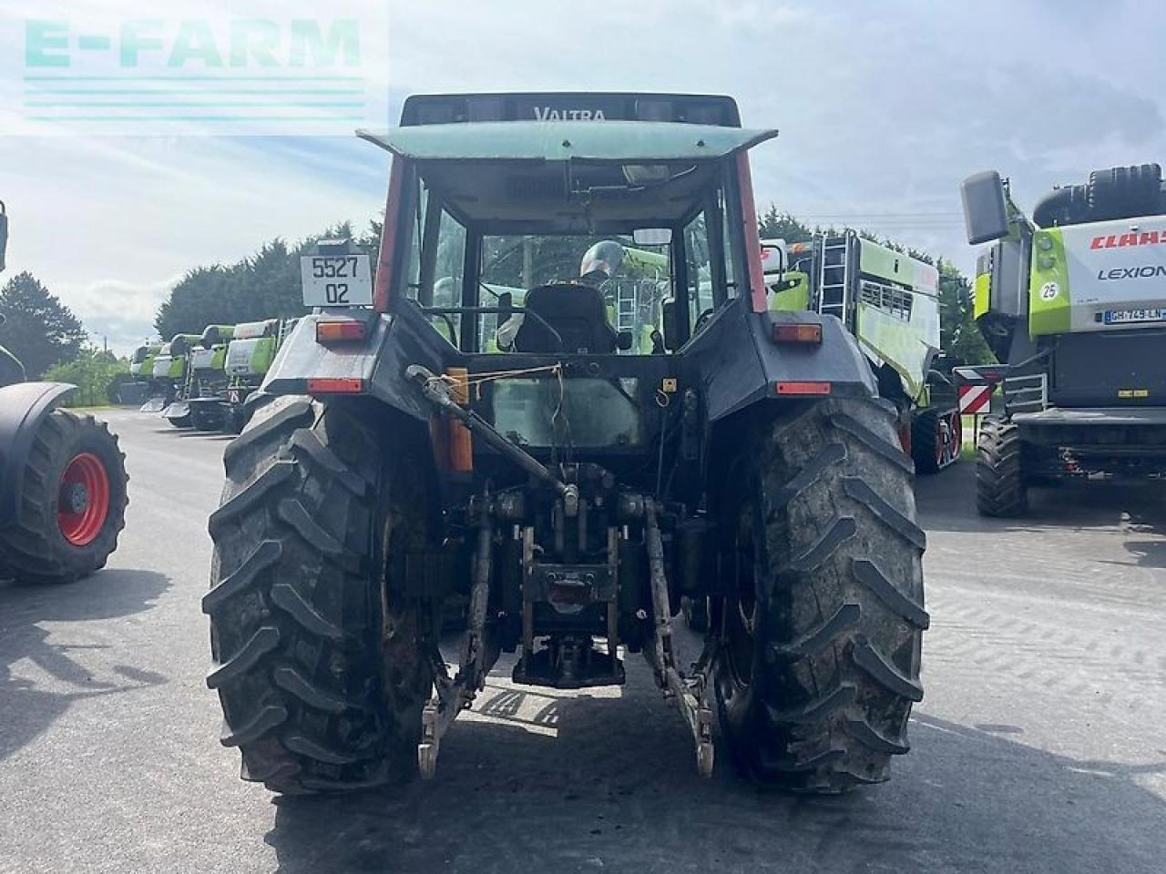 Valtra 8350 hitech HiTech - Traktor: obrázek 4 Valtra 8350 hitech HiTech - Traktor: obrázek 4