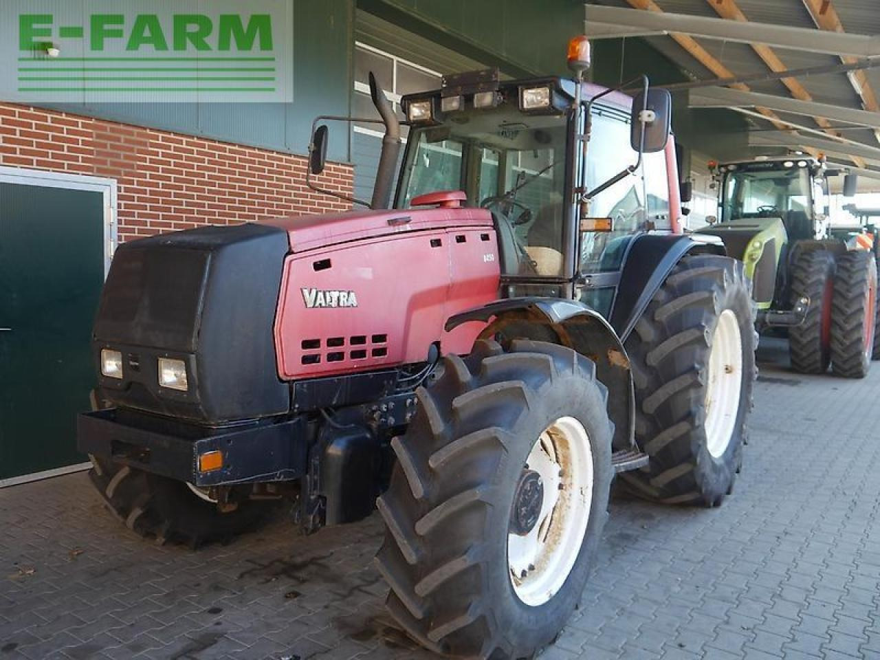 Valtra 8450 - Traktor: obrázek 3 Valtra 8450 - Traktor: obrázek 3