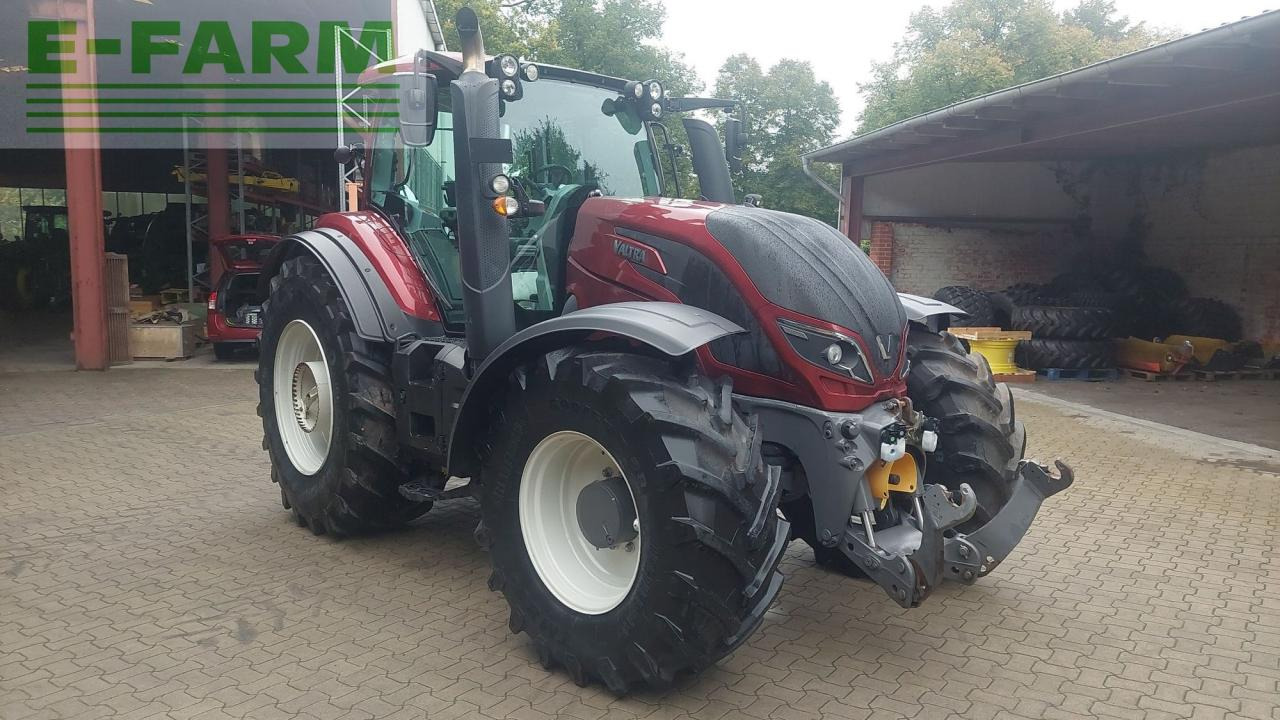 Valtra T 174 - Traktor: obrázek 4 Valtra T 174 - Traktor: obrázek 4