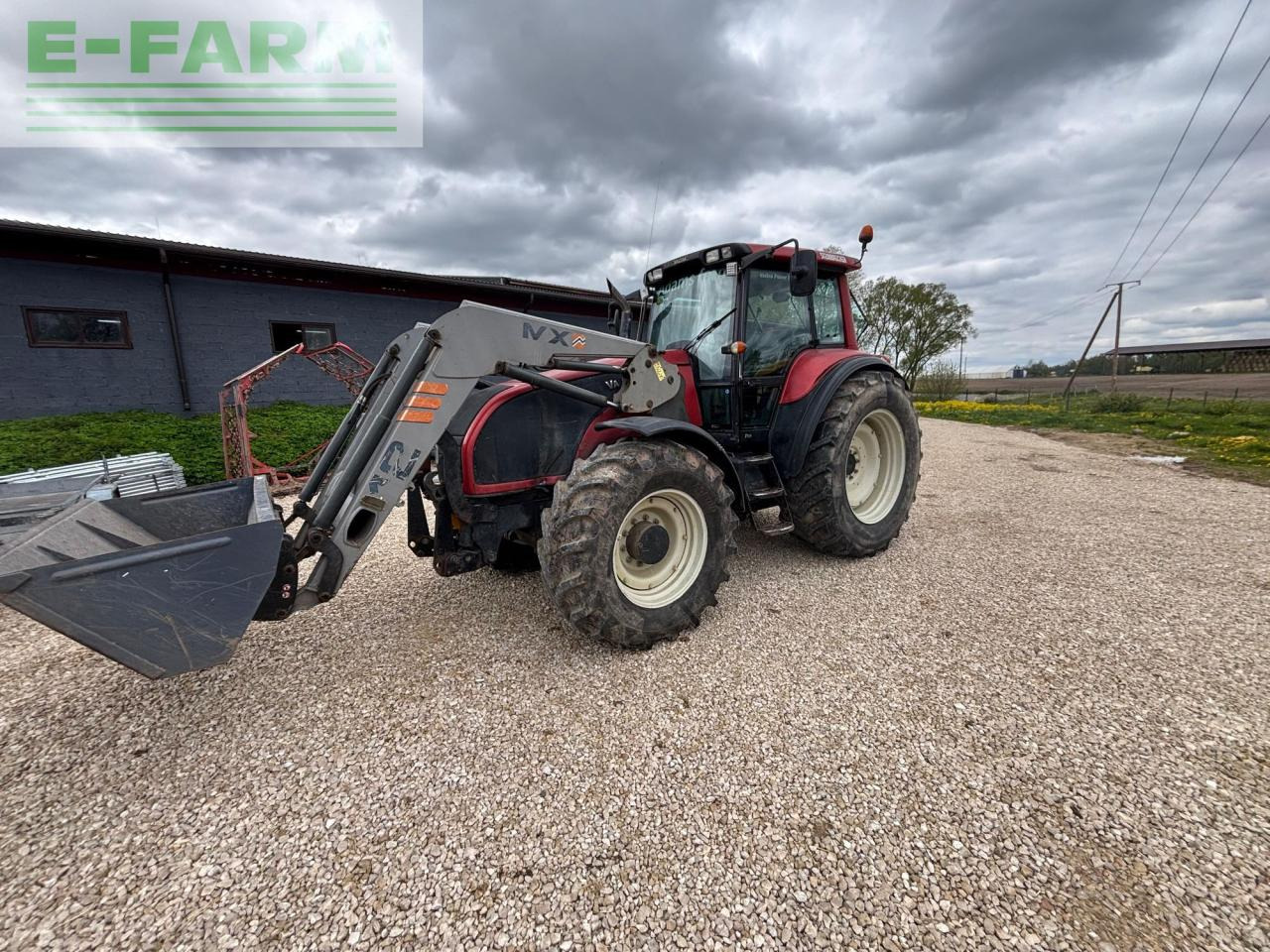 Valtra T130 - Traktor: obrázek 3 Valtra T130 - Traktor: obrázek 3