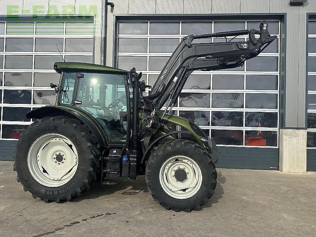 Valtra a105 - Traktor: obrázek 2 Valtra a105 - Traktor: obrázek 2