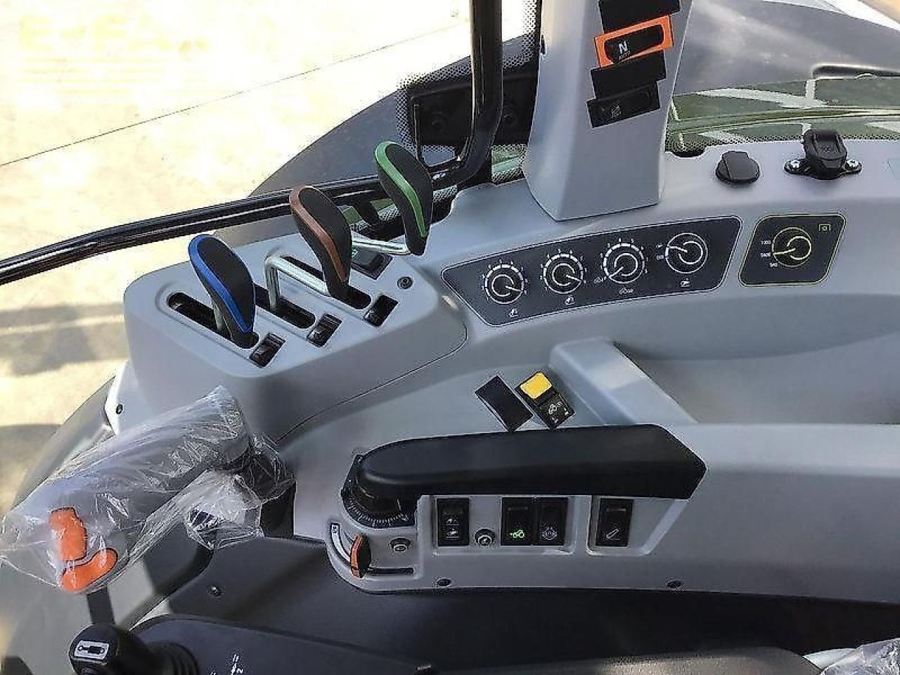 Traktor Valtra a115 mh4: obrázek 11