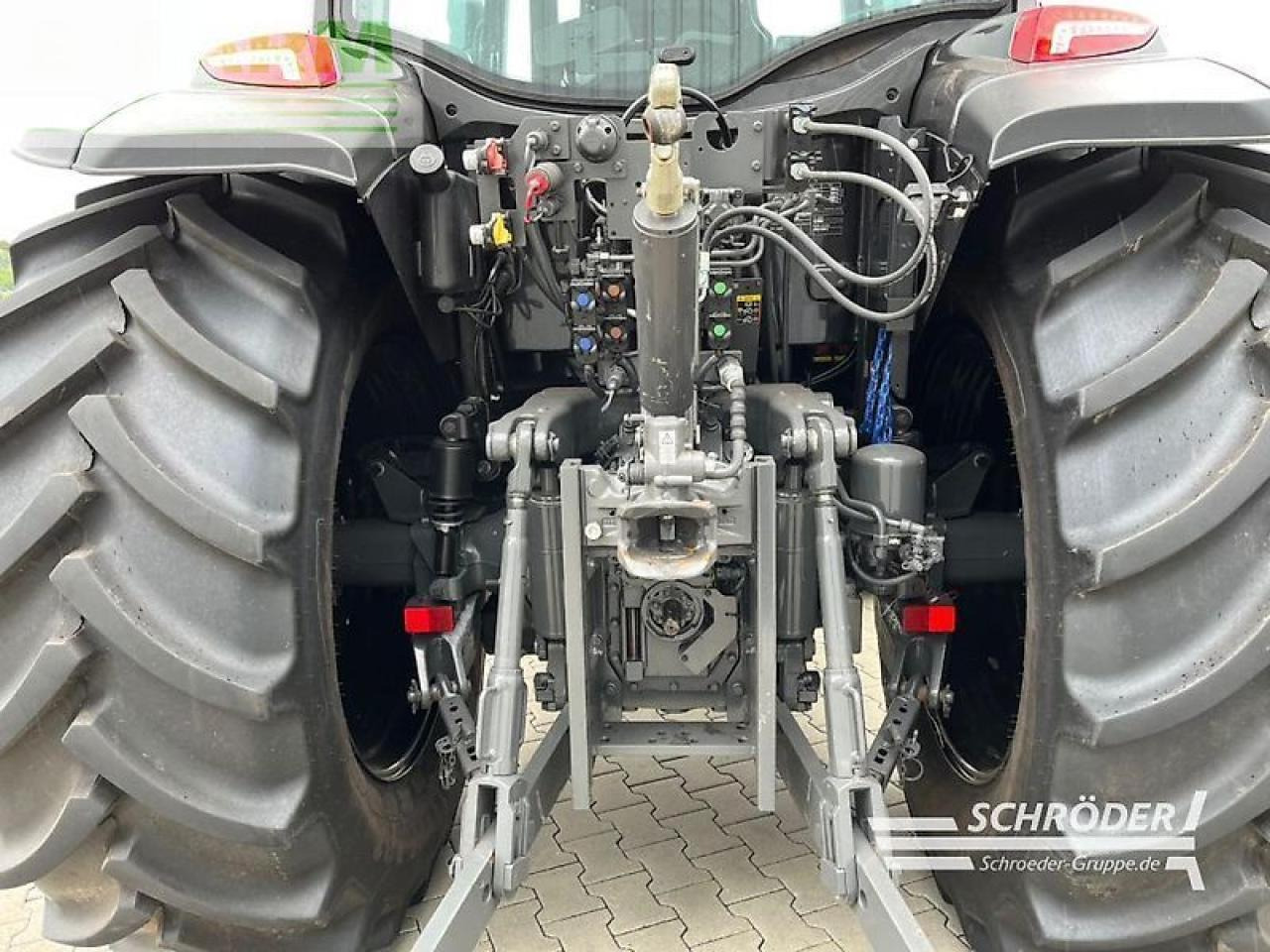 Valtra g 135 a - Traktor: obrázek 3 Valtra g 135 a - Traktor: obrázek 3