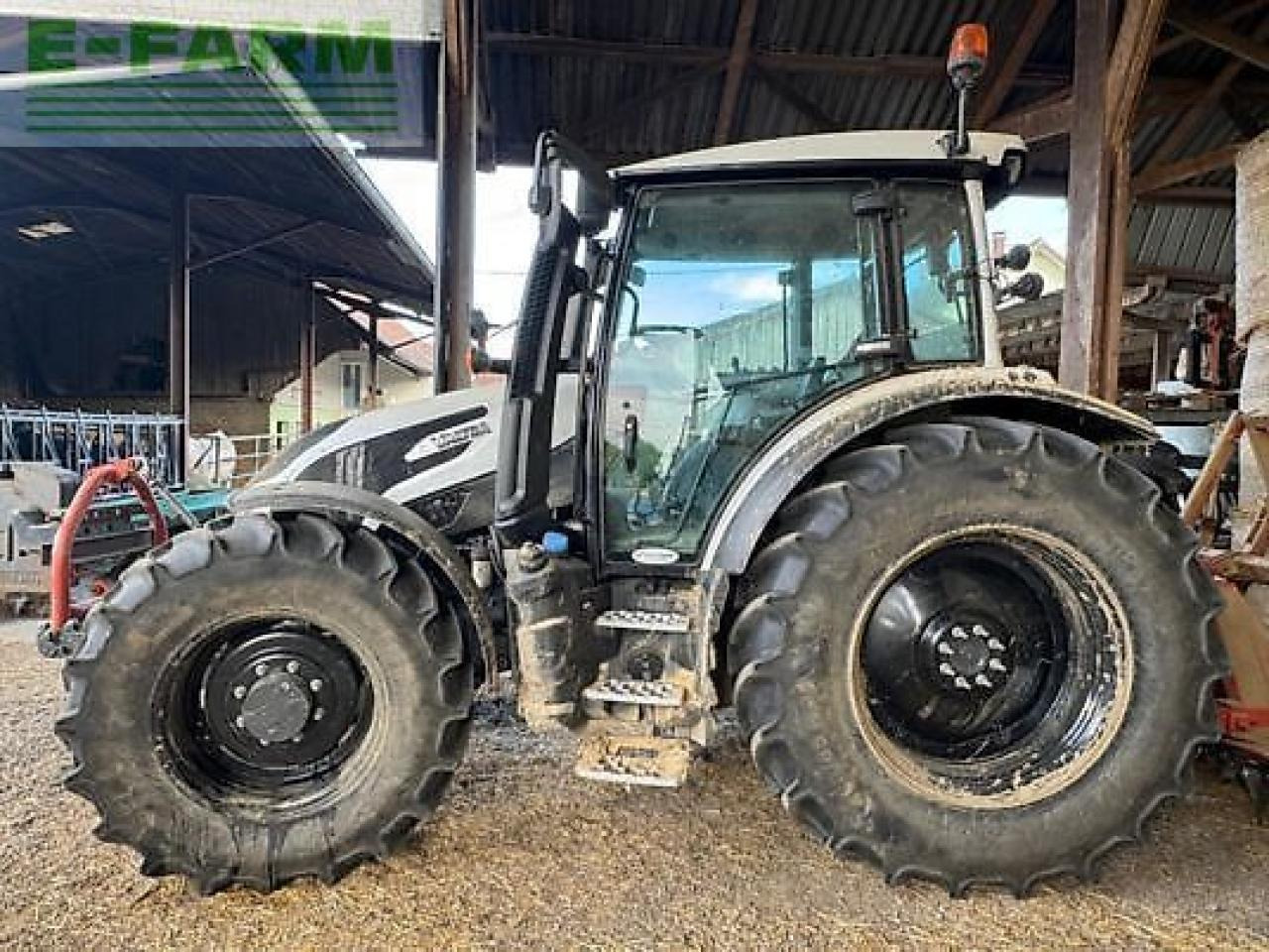 Valtra g125e active Active - Traktor: obrázek 3 Valtra g125e active Active - Traktor: obrázek 3