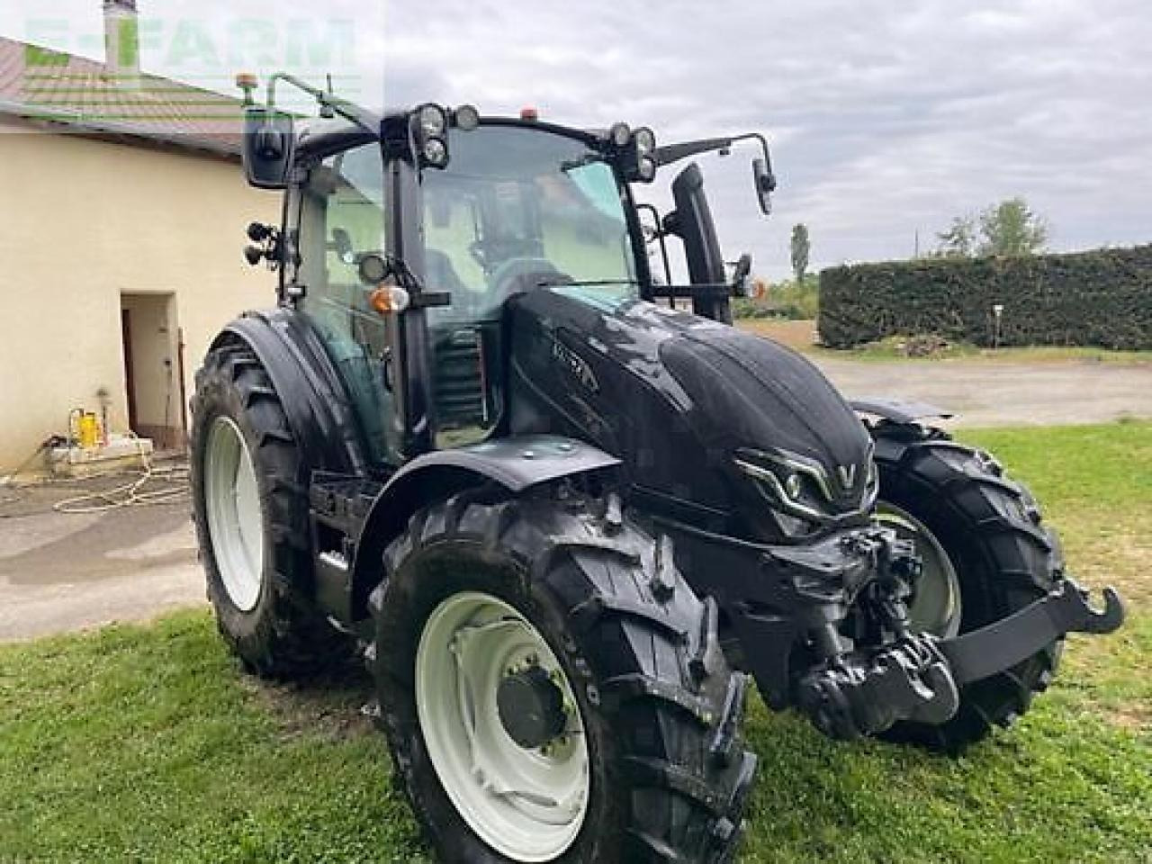 Valtra g125v - Traktor: obrázek 1 Valtra g125v - Traktor: obrázek 1