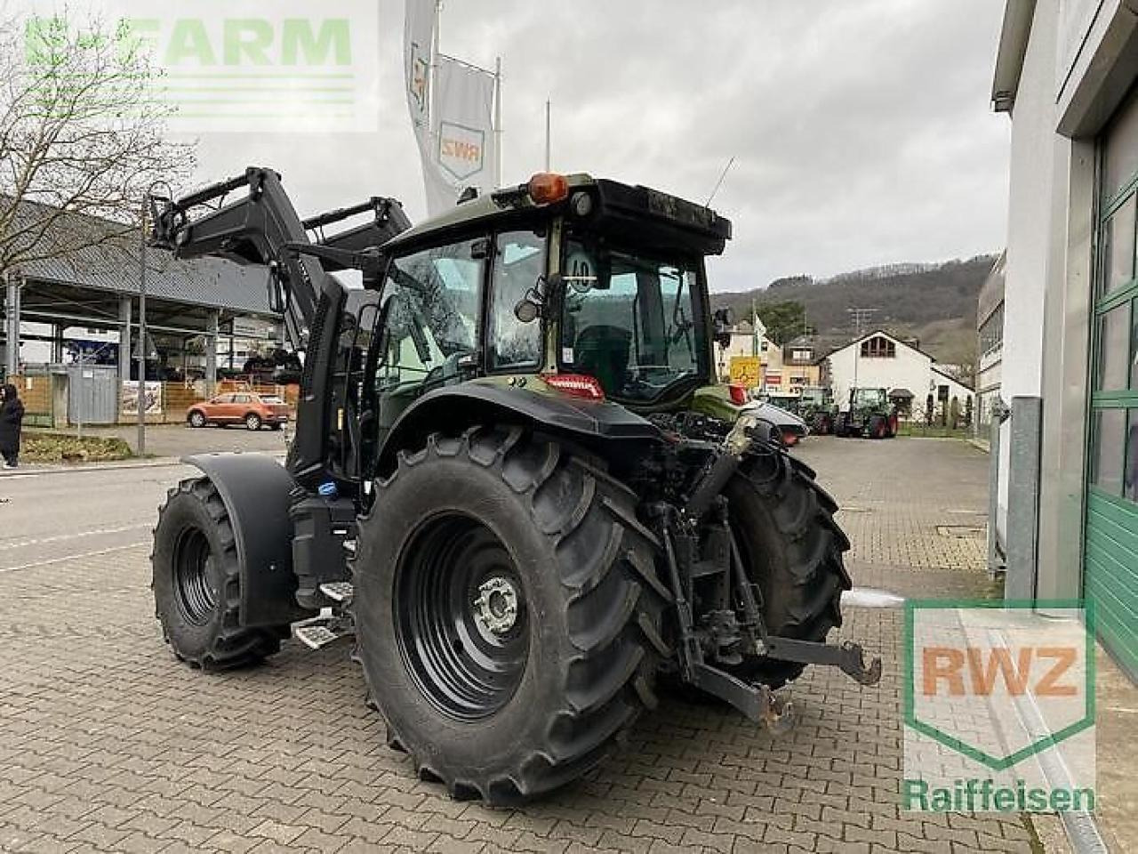 Valtra g135 v schlepper - Traktor: obrázek 4 Valtra g135 v schlepper - Traktor: obrázek 4
