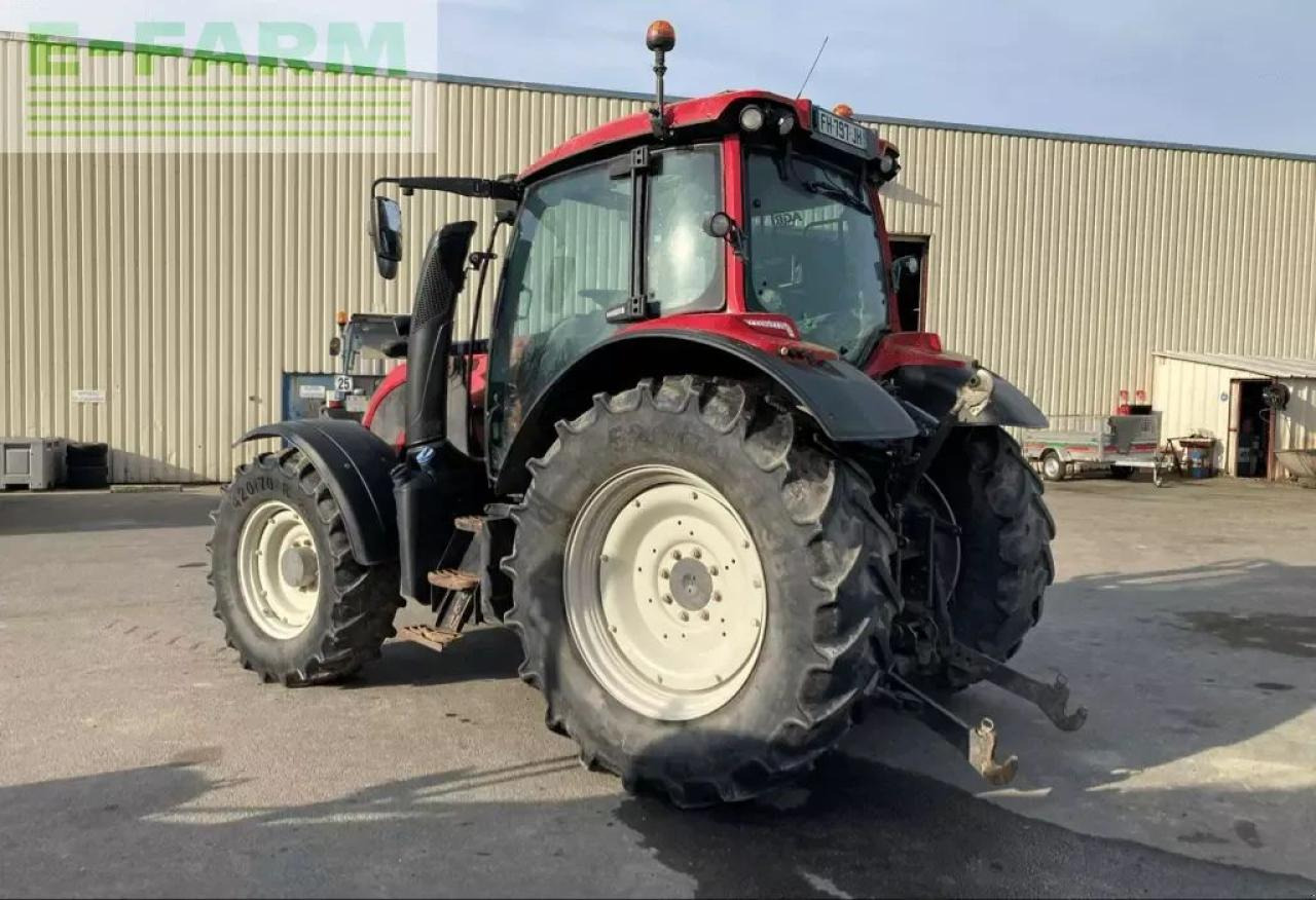 Valtra n 114 - Traktor: obrázek 4 Valtra n 114 - Traktor: obrázek 4