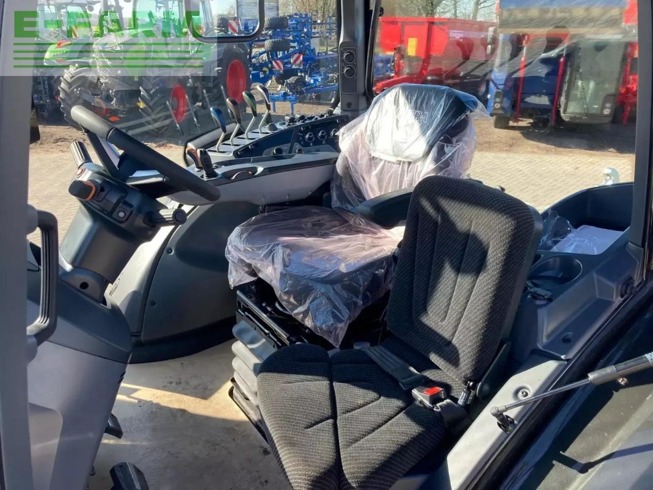 Traktor Valtra n 155ea: obrázek 13 Traktor Valtra n 155ea: obrázek 13