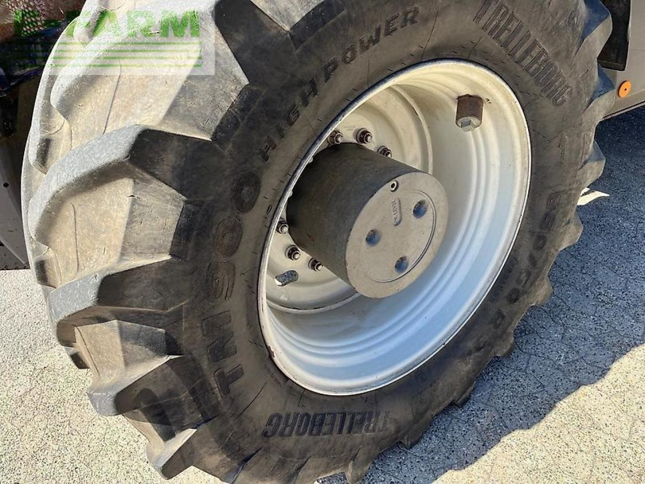 Valtra s394 - Traktor: obrázek 4 Valtra s394 - Traktor: obrázek 4
