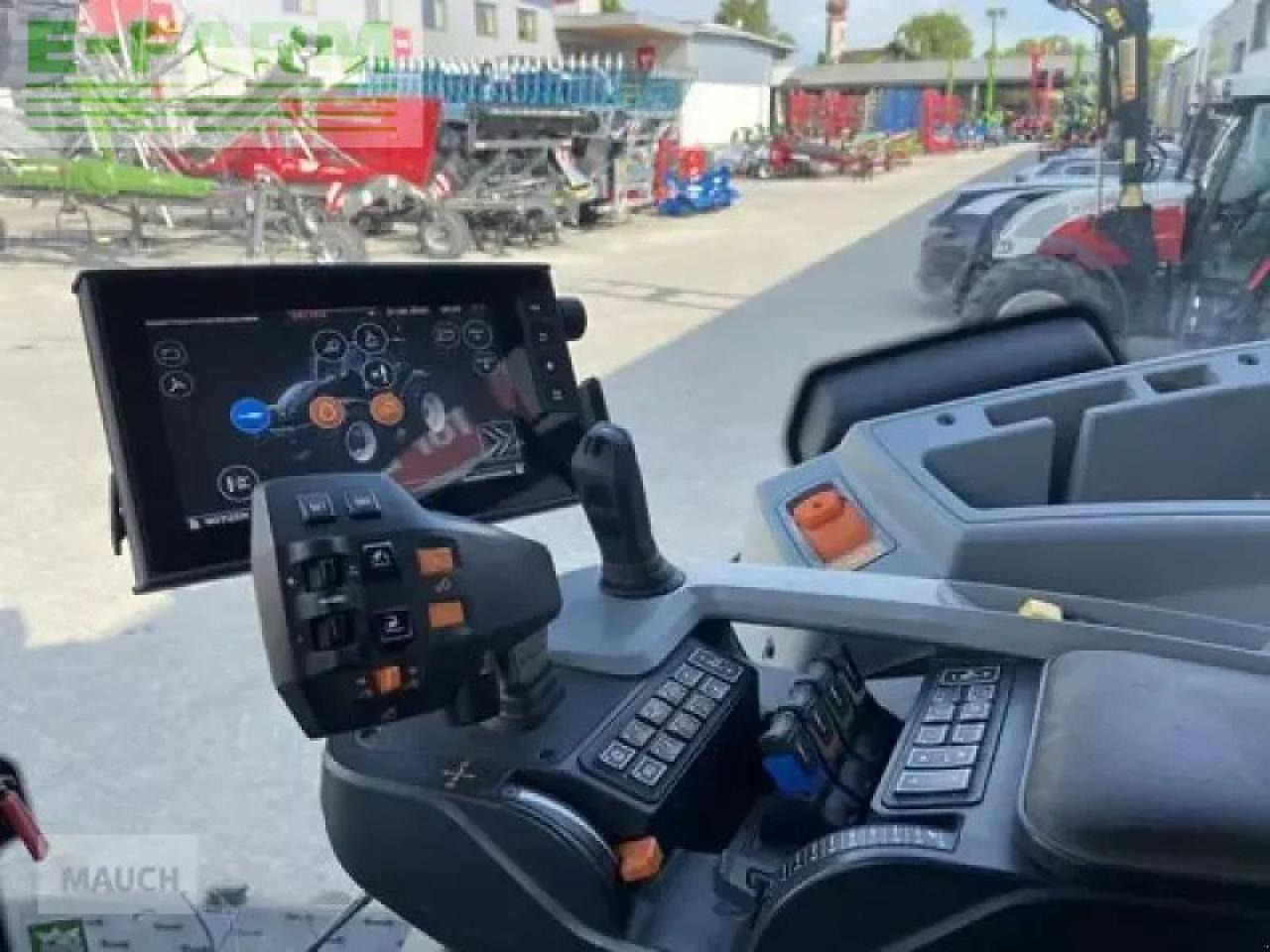 Traktor Valtra t 214 direct Direct: obrázek 12