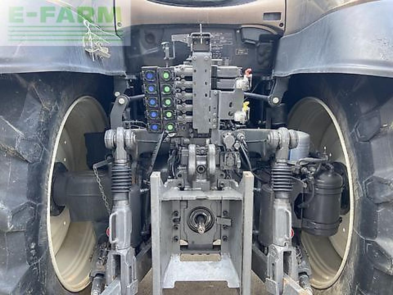 Valtra t 214 direct Direct - Traktor: obrázek 5 Valtra t 214 direct Direct - Traktor: obrázek 5