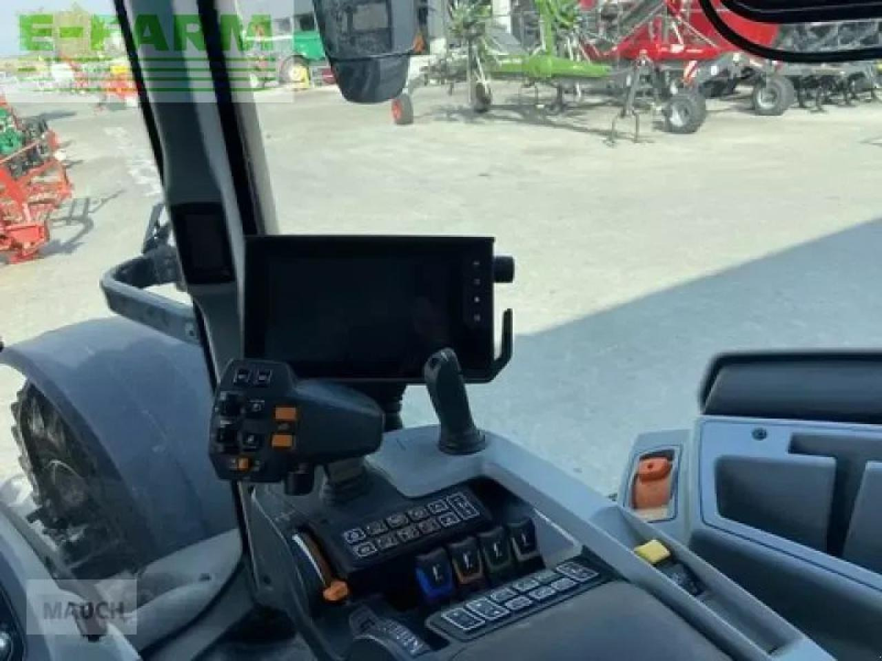 Traktor Valtra t 214 direct Direct: obrázek 9