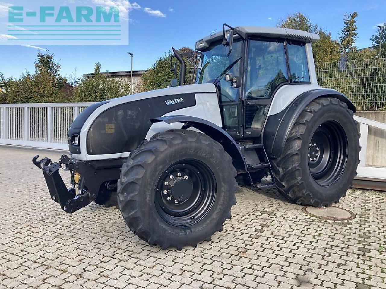 Valtra t170 - Traktor: obrázek 2 Valtra t170 - Traktor: obrázek 2